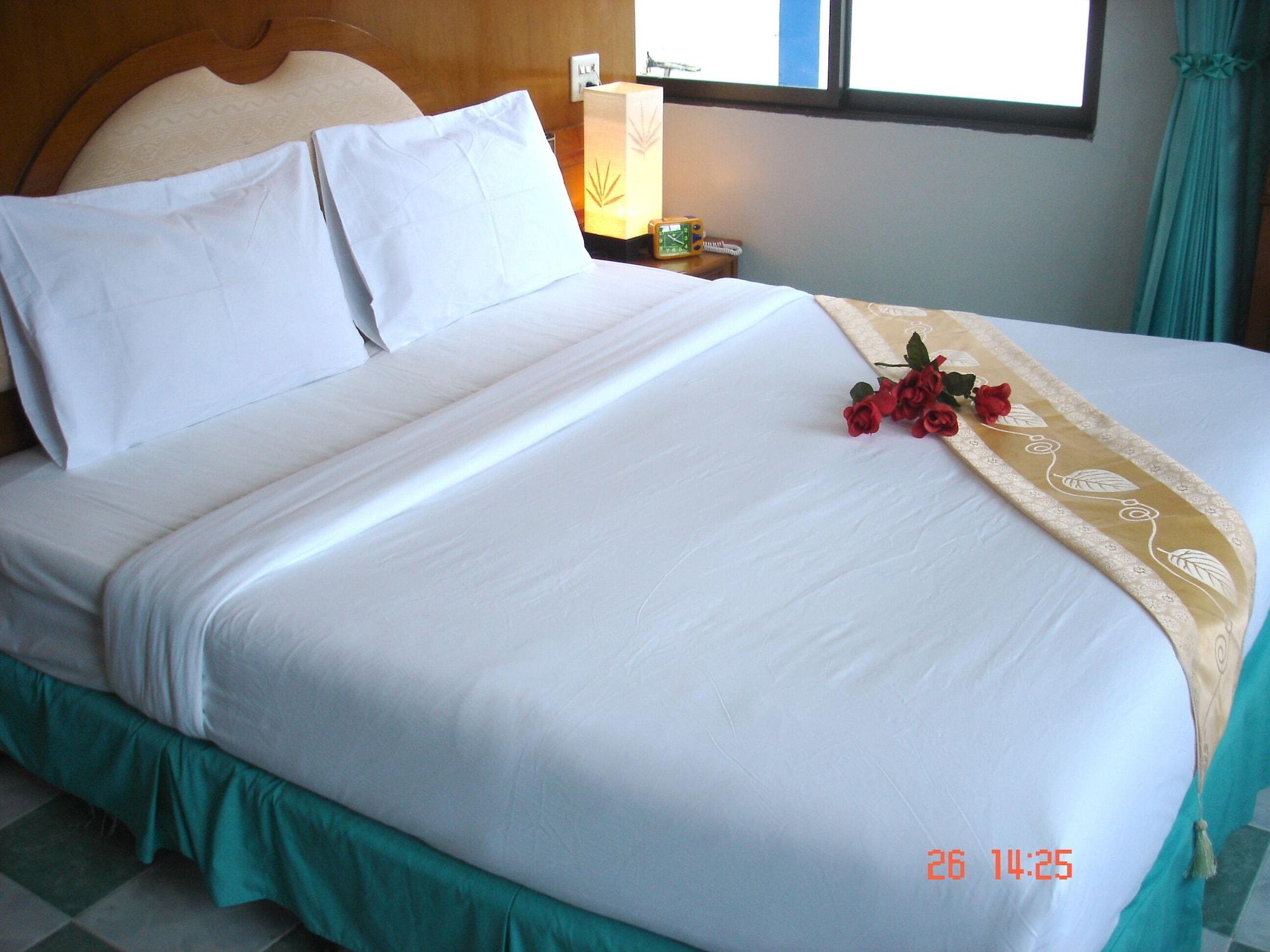 Lamai Inn Patong Exterior photo